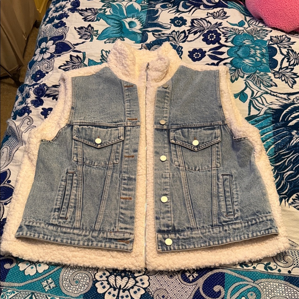 Women's Denim Vest with Sherpa Lining